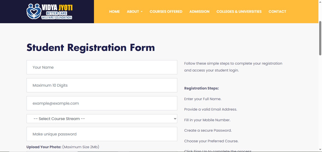 वेबसाइट पर उपलब्ध Register विकल्प पर क्लिक करें